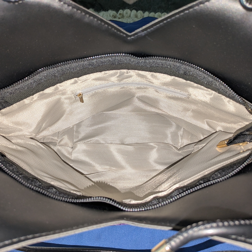 Black and Cream Women's Handbag - Picture 13 of 13